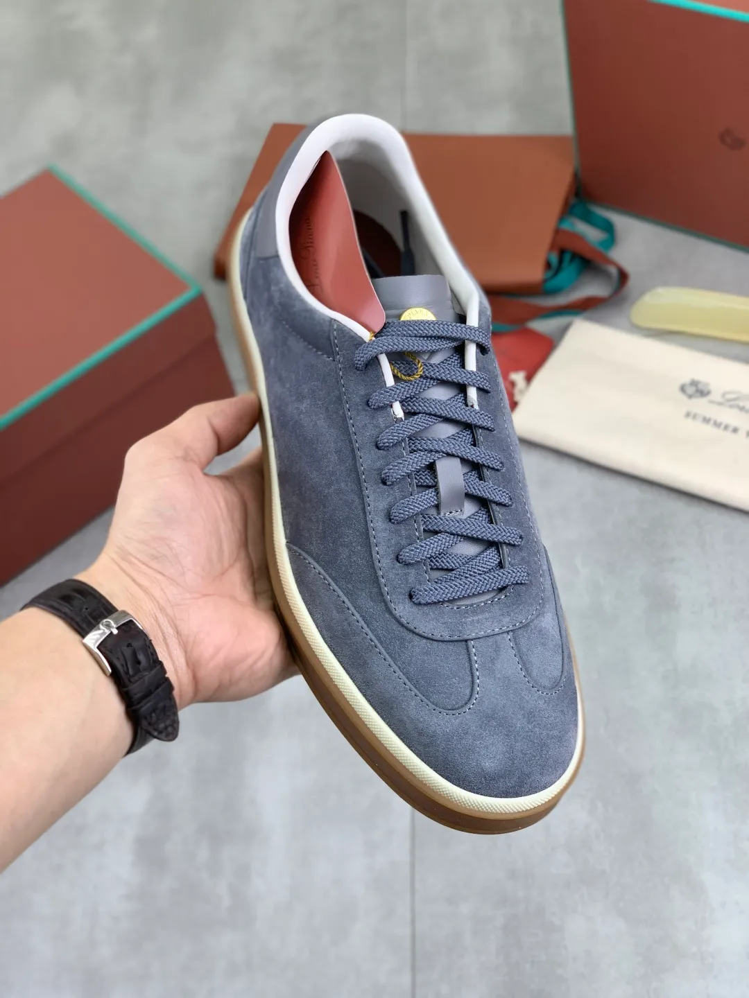 Men's men's shoes 💰P580 New model 💰 The latest casual shoes Loro Piana 💯 Top grade 💯 Buy the original copy 💯 Founded the existing Loro Piana company on April 24, 1924. It is the sixth generation of family operation, providing the best quality products to customers who are discerning about taste and quality. Imported original fly woven fabric with cowhide fabric, plain calfskin lining, hand-stitched thread with cowhide feet, original packaging, high-end outsole, size: 38-45 (customized for 46), 8️⃣ colors available